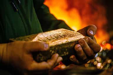 Gold gains as inflation risks boost safe-haven appeal