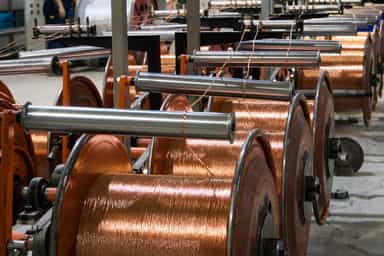 Copper peaks as supply concerns outweigh dollar strength